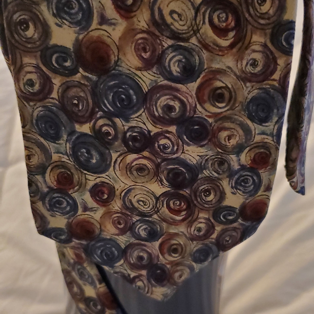 *CELINI 100% SILK TIE